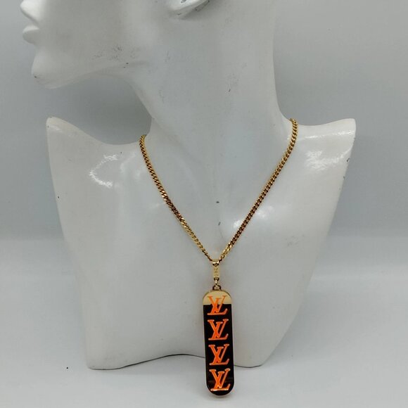 Authentic Louis Vuitton Pendant Skatebord Necklace mn715-120325 - Picture 2 of 9